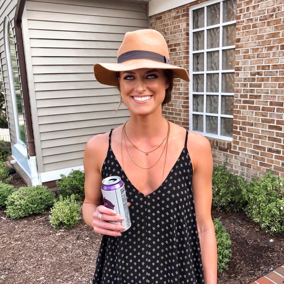 Meet your Posher, Alessandra - Picture 2 of 3